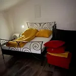 Una *